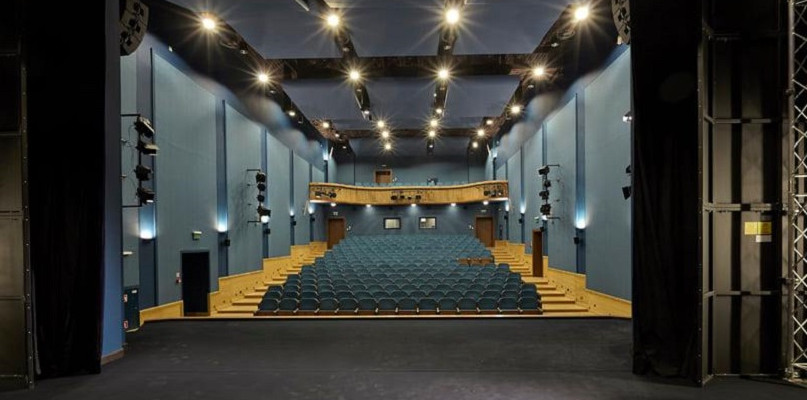 Niedługo sala wypełni się widzami. Fot. Teatr Impresaryjny