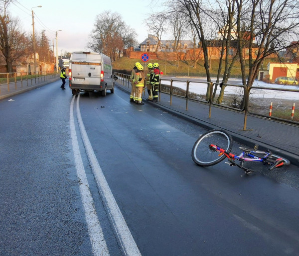 Wypadek na drodze krajowej. Bus potrącił 14-letniego rowerzystę-49014