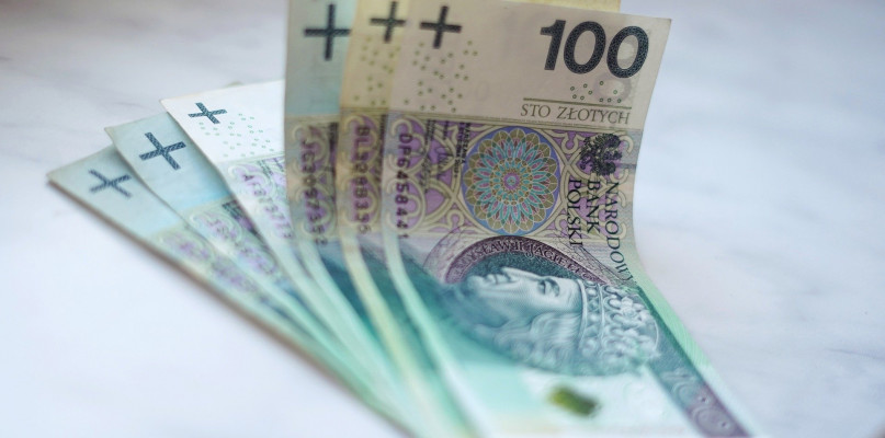 Uczniowie mogą dostać nawet pięć tysięcy złotych. fot. depositphotos.