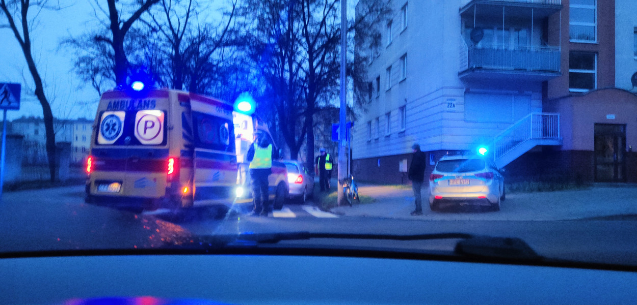 Do potrącenia rowerzystki doszło przed godz. 8 na ul. Chmielnej. Fot. nadesłane