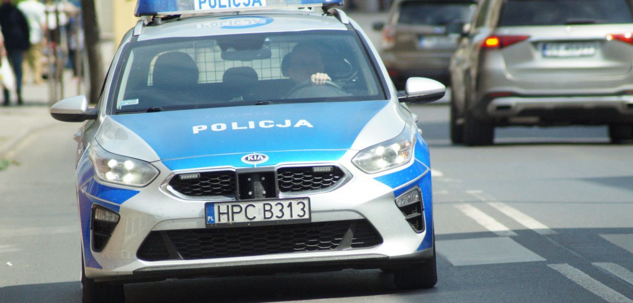 Policjanci z Lipna zatrzymali dwoje kierujących prowadzących auta bez uprawnień. Fot. DDWloclawek.pl