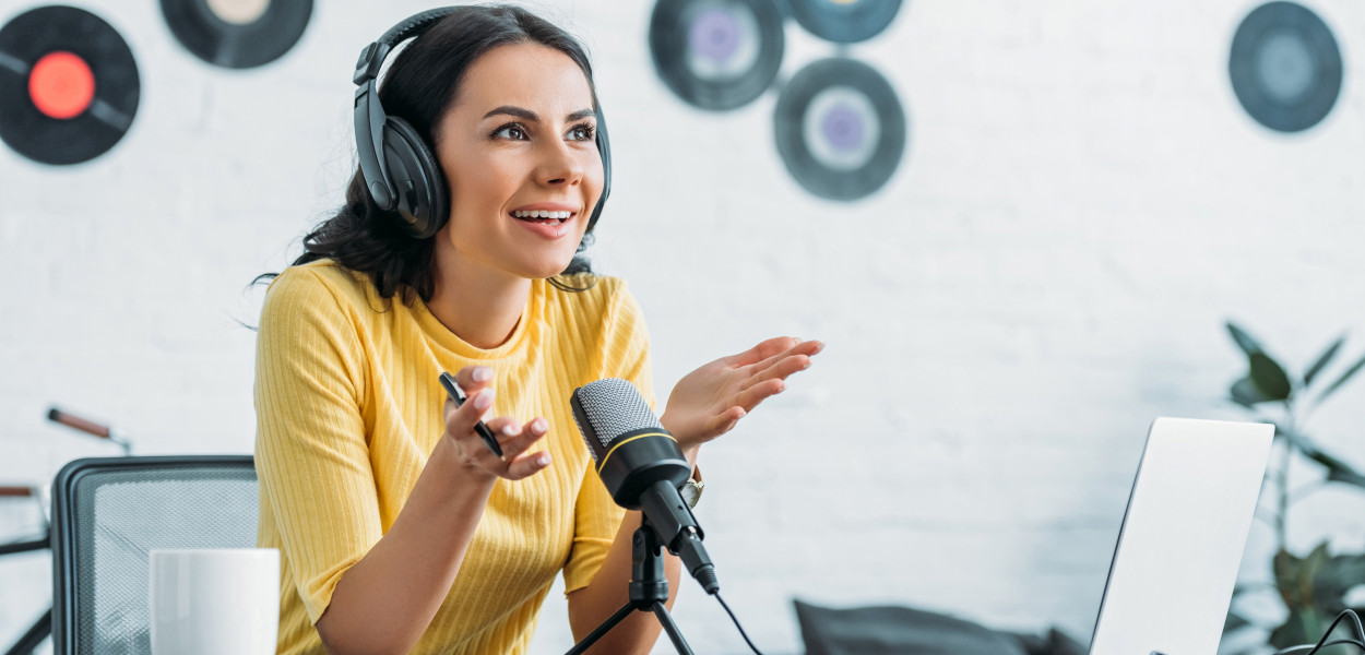Uczennice z LZK stworzyły podcast. Poruszają tematy ważne dla młodzieży. Fot. depositphotos.