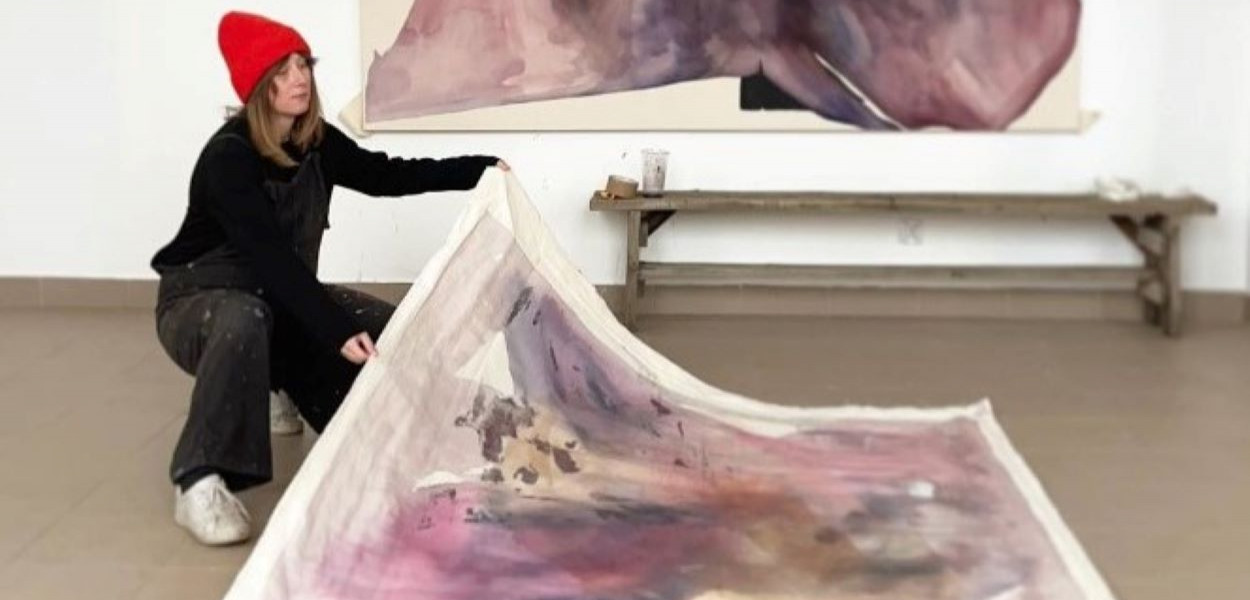 Zbliża się wystawa Katarzyny Kręcickiej, włocławskiej malarki abstrakcyjnej. Fot. Instagram.