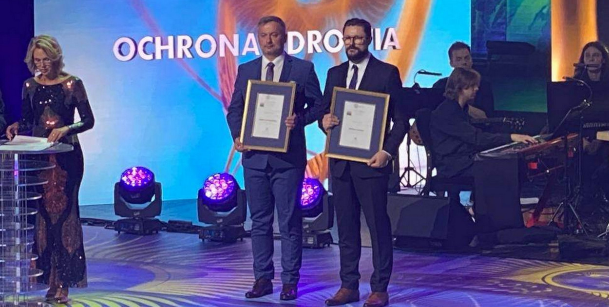 Wyróżnienie w kategorii ochrona zdrowia: dr Łukasz Graczykowski, kierownik Oddziału Kardiologii Wojewódzkiego Szpitala Specjalistycznego we Włocławku i dr Bartosz Czarniak, kierownik pracowni interwencji sercowo-naczyniowych Wojewódzkiego Szpitala Specjalistycznego we Włocławku. Fot. WSS. 