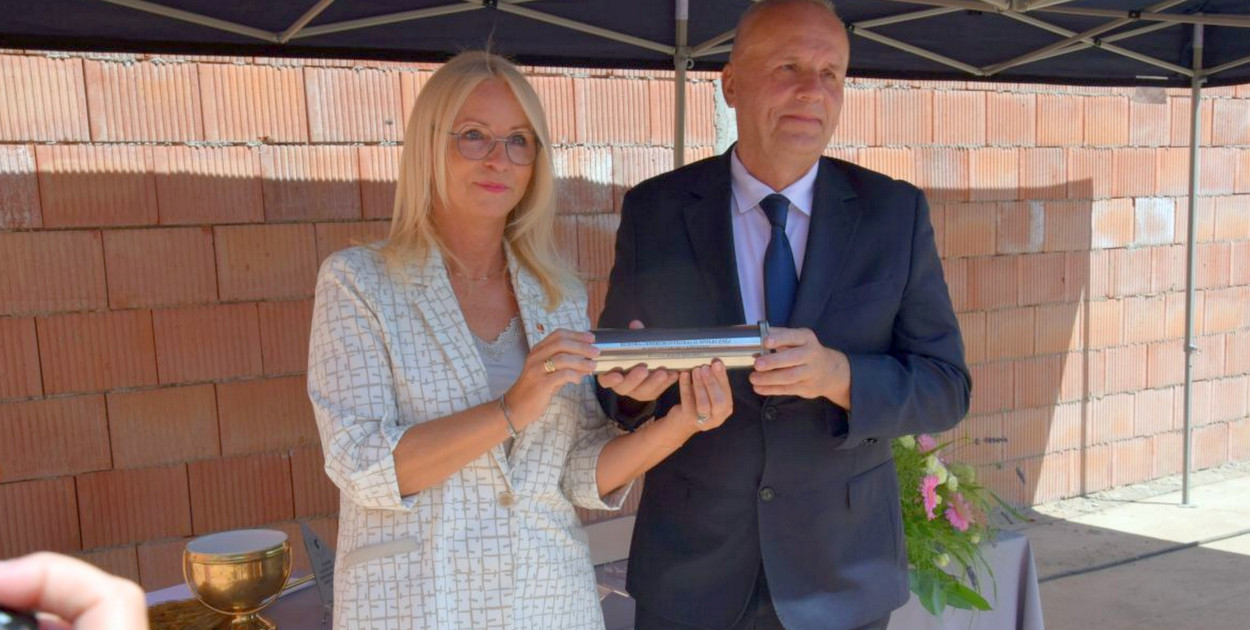 Wójt Gminy Włocławek Magdalena Korpolak-Komorowska i przewodniczący Rady Gminy Zbigniew Reniecki. Fot. UG Włocławek 