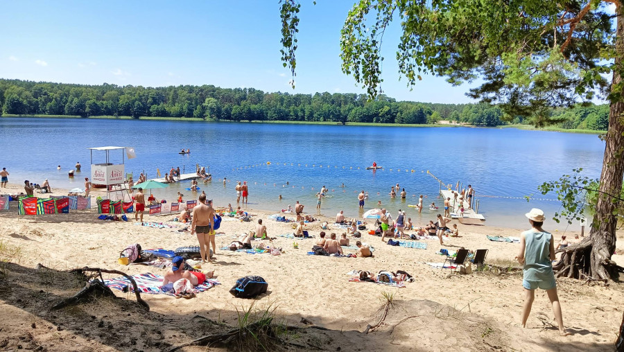Miejskie kąpielisko nad jeziorem Wikaryjskim | fot. Dariusz Baca/Ratownictwo Wodne w Polsce i na Świecie