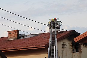 Pożar domu. 6 zastępów straży w akcji-20674