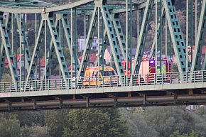Desperat na moście. Wszystkie służby w akcji-20678