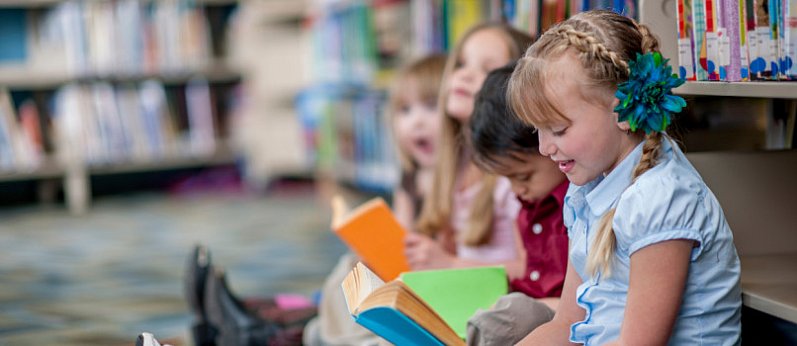 WAKACJE Z BIBLIOTEKĄ - Pracownia Młodych Architektów