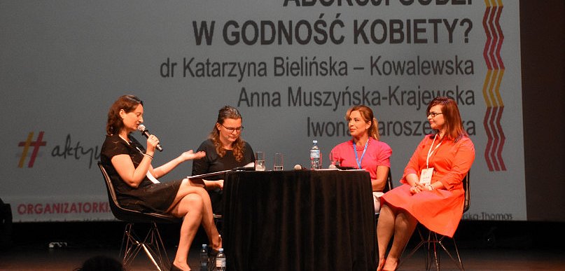 Trwa Kongres Kobiet. Sprawdź, o czym rozmawiają w Browarze B