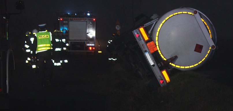 Policjanci mówią, jak doszło do kolizji cysterny. Wszystko przez to zwierzę!