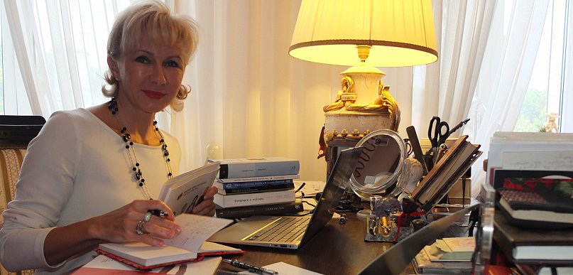 Pisze o silnych kobietach czasów Biblii. Wkrótce przyjedzie do Włocławka!