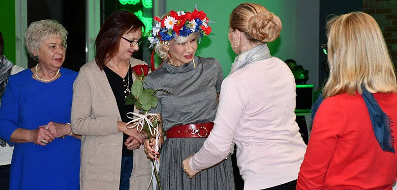 Słowiański wianek oraz taniec. Tak było na spotkaniu z Ewą Kassalą [ZDJĘCIA]