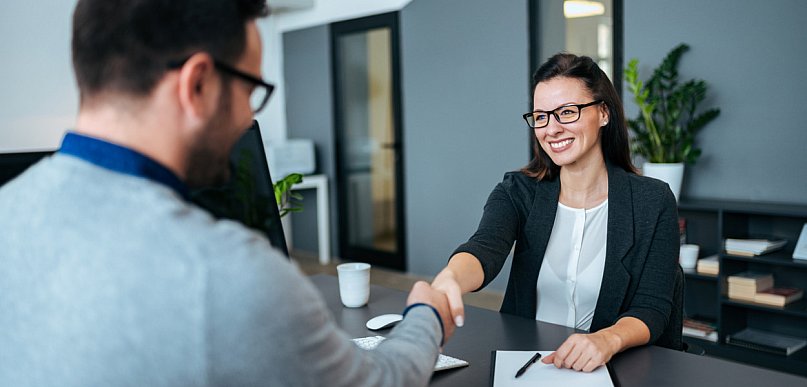 Czym się wyróżnia dobra agencja pracy?