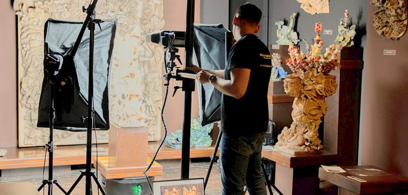 Wystawa Zagajewskiego zamknięta. W Zbiorach Sztuki pracują skanery 3D 