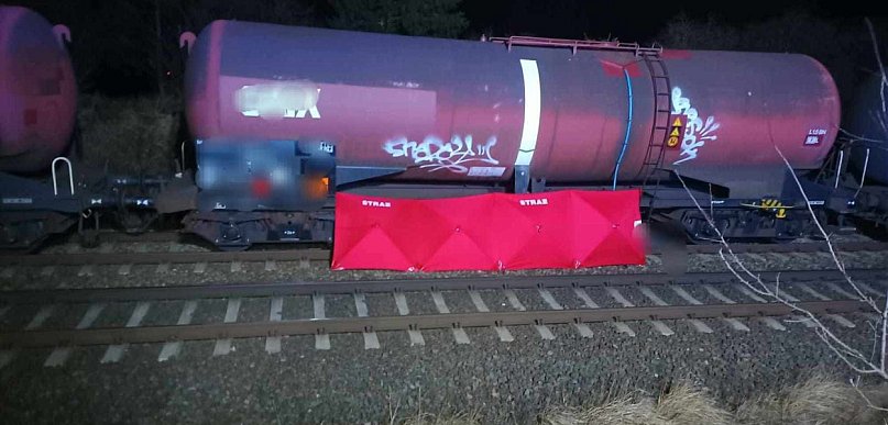 Nocna tragedia na torach. 48-latek zginął pod kołami pociągu