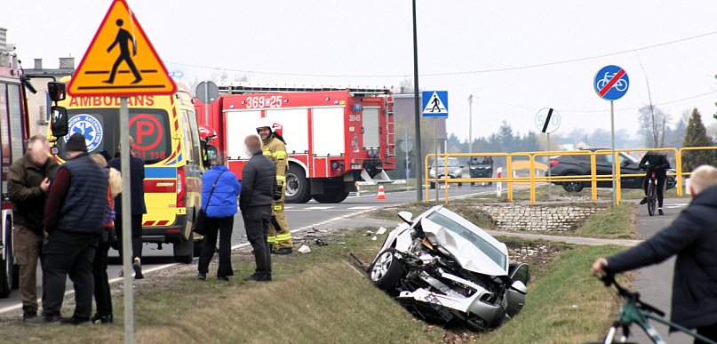 Groźne zderzenie pod Włocławkiem. Dwie osoby trafiły do szpitala