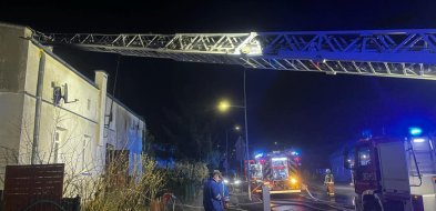 Na Lipnowskiej spłonął dom. 4 osoby w szpitalu-65031