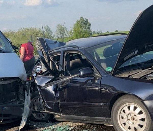 20-letni kierowca spowodował groźny wypadek. Poważnie ranny jego pasażer-66740
