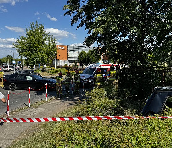 Wypadek na skrzyżowaniu we Włocławku. Dwie osoby w karetkach-67058