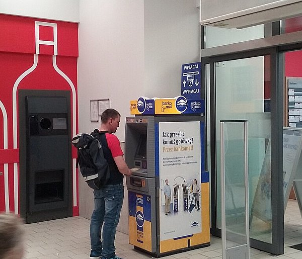 Protest największej sieci bankomatów w Polsce! Wypłacisz tylko 200 złotych-68276
