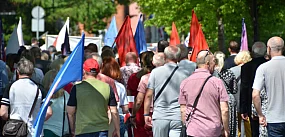 Rządzą, maszerują i znów świętują. Pochód Lewicy przejd