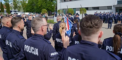 Świeżo po ślubowaniu. Wkrótce rozpoczną służbę we Włocławku-79195