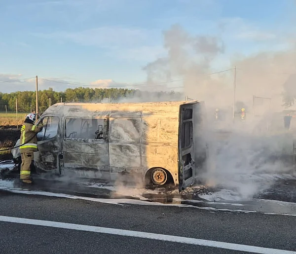Pożar busa na A1. Utrudnienia w kierunku Gdańska-79213