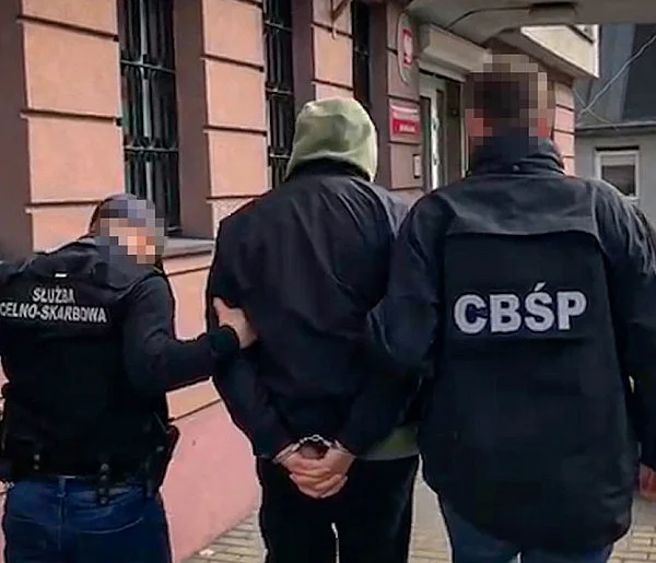Pod Włocławkiem działał gang tytoniowy. 11 osób oskarżonych-79416