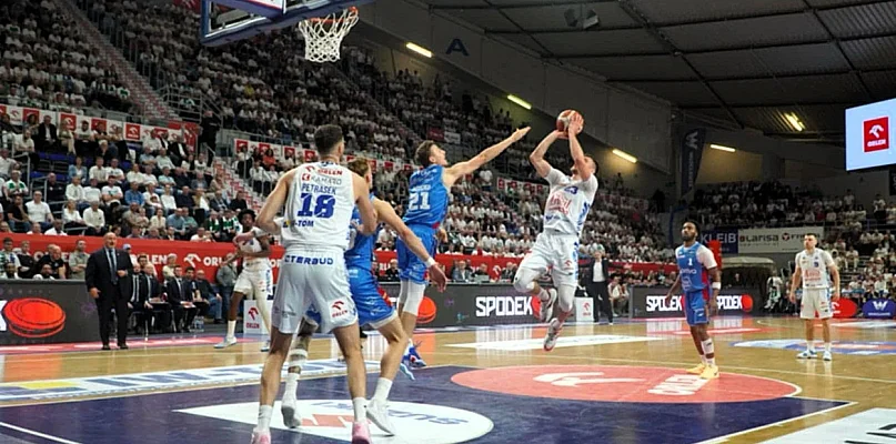 Anwil mocno otwiera play-offy. Toruń pokonany w derbach - 79595