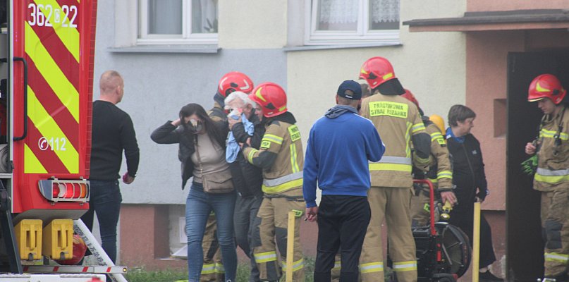 Pożar przy Brackiej. Pełno dymu w piwnicy (FOTO) - 79757