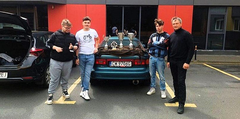 Uczniowie „Samochodówki” najlepsi w województwie. Teraz jadą na finał - 79777