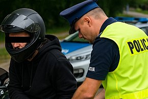 Policyjny pościg za motocyklistą na haju. Co tam się wydarzyło?-79995