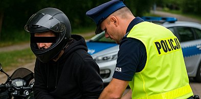 Policyjny pościg za motocyklistą na haju. Co tam się wydarzyło?-79995