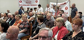 Rada Miasta przeciwko relokacji migrantów