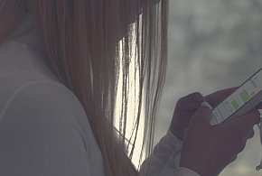 Odgórny zakaz telefonów w szkołach? MEN zdradza plany zmian-80264
