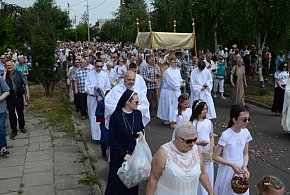 Nie wszyscy o tym wiedzą. Czy udział w procesji Bożego Ciała to obowiązek?-80786