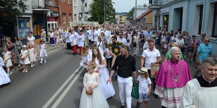 Przez Włocławek przejdzie 10 procesji Bożego Ciała! Znamy godziny [ROZPISKA]