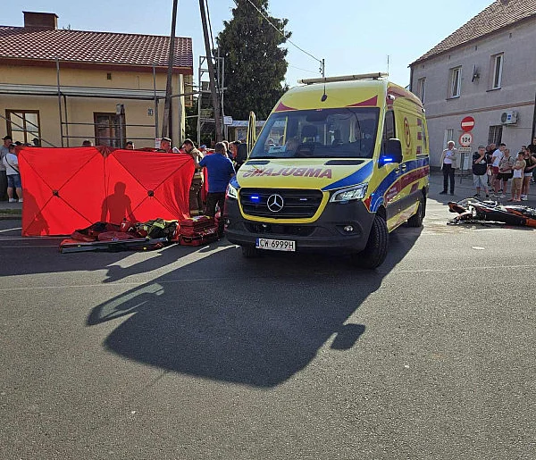 Reanimacja nie przyniosła efektu. 20-letni motocyklista zginął na miejscu-80864