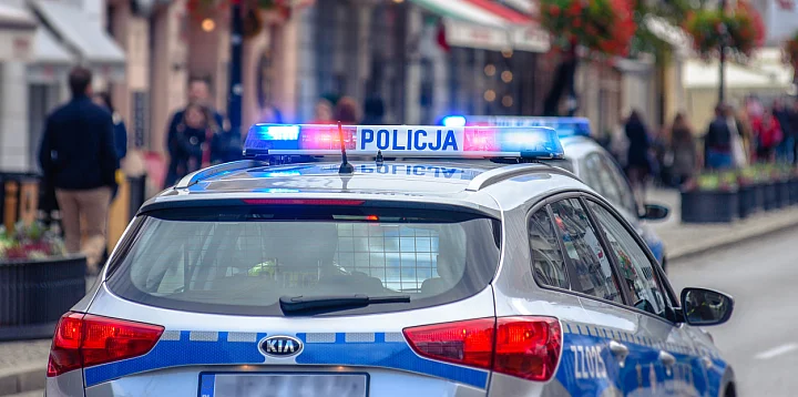 POŚCIG w centrum Torunia! Uciekinier wyrzucał...-80981