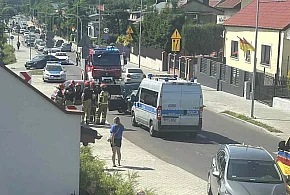 Zderzenie trzech samochodów osobowych. Ruch wahadłowy -81011