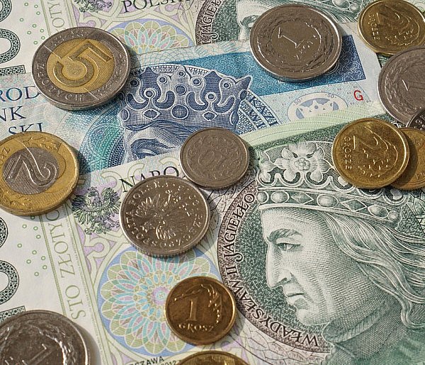 Na konta Polaków popłyną przelewy. Pieniądze już od wtorku-81107