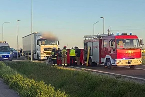Rowerzystka zginęła pod kołami ciężarówki. Na drodze trwała walka o życie-81164