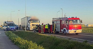 Rowerzystka zginęła pod kołami ciężarówki. Na drodze trwała walka o życie-81164