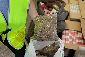 Kilogramy trefnego towaru u 69-latki. Policja zrobiła nalot-81347
