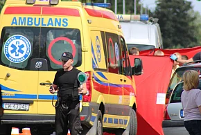 Nietypowa akcja ratunkowa. Kierowca zasłabł przed strażą pożarną-81365