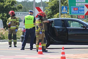 Zderzenie na rondzie. Osobówka uderzyła w motocyklistę -81382