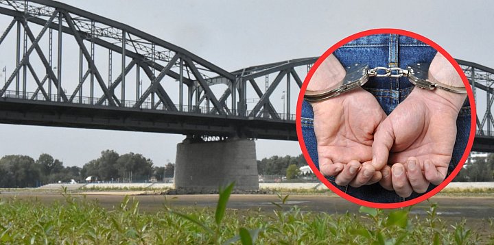 Z wiślanej łachy pod mostem prosto do zakładu...-81414