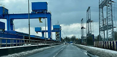 Na moście remont, wybierają tamę. „Niech chociaż odśnieżą chodnik” [LIST]