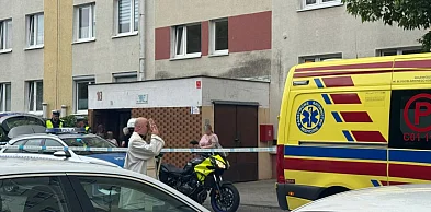 Dramat przy ul. Wiejskiej. 4-letnie dziecko wypadło z okna wieżowca